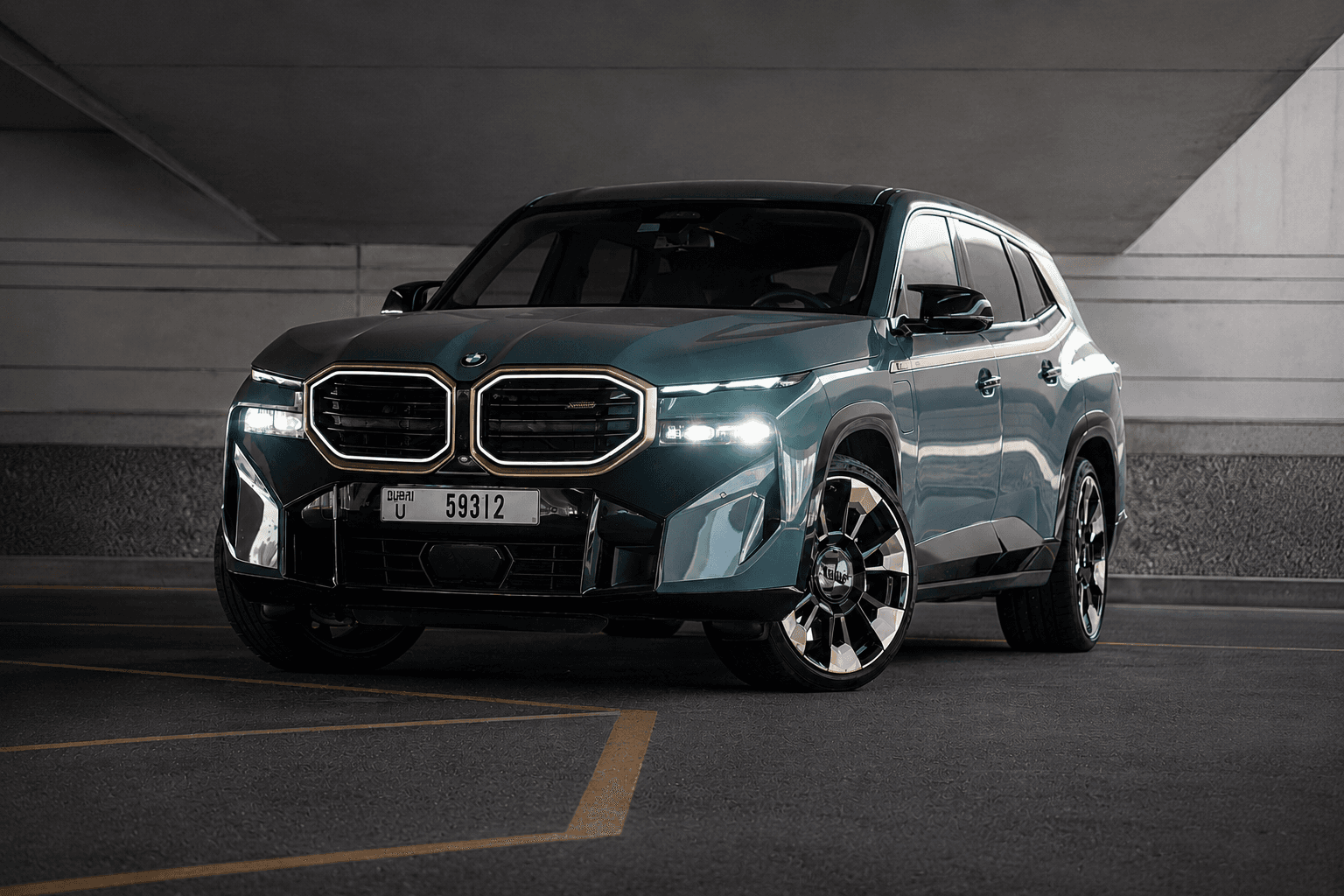 BMW XM image